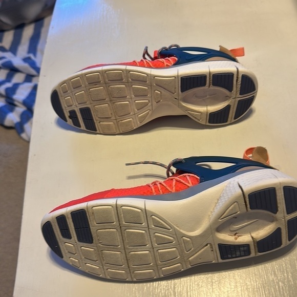 NIKE Free Virtious womens sneakers size 7; 725060-600 - Picture 7 of 7